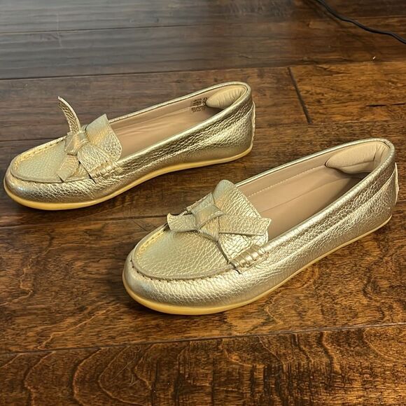 Elephantito Metallic Gold Pebbled Leather Girls Bow Moccasin, size 4 - Picture 3 of 8